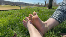 Load image into Gallery viewer, green nails on the greenway 3min
